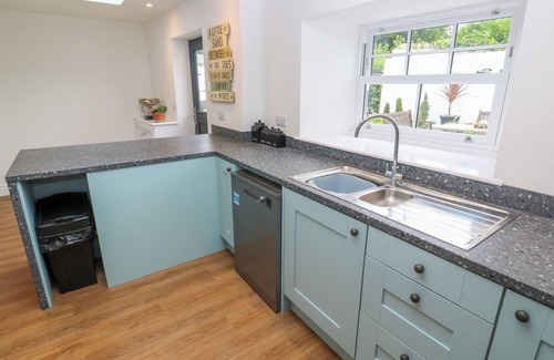 Praze-An-Beeble Cottage | THE OLD POST OFFICE, pet friendly, with open fire in Praze-An-Beeble