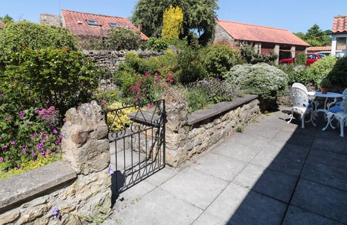Kirkbymoorside Cottage | THE OLD POTTING SHED, family friendly in Kirkbymoorside