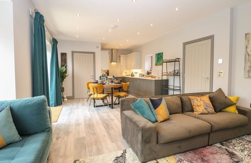 Norwich Cottage | THE OLD RECTORY COACH HOUSE, family friendly in Rockland St Mary