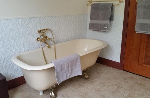 South Wolumla Bed & Breakfast | The Old School Bed and Breakfast