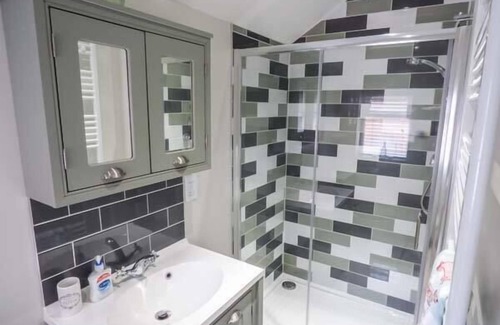 Hatton Cottage | THE OLD SCHOOL, family friendly in Hatton, Lincolnshire