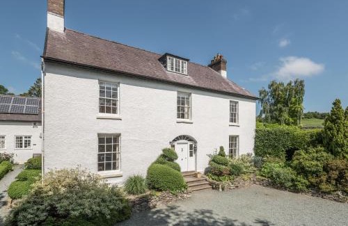 Bishops Castle House | The Old Schoolhouse and Cottage