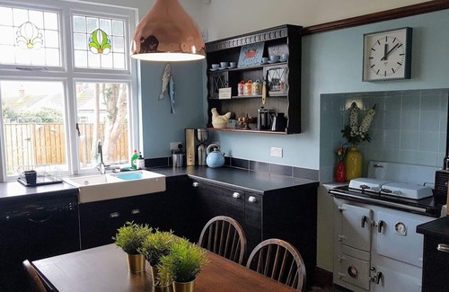 Aberporth House | The Old Sea Captain's House: A short walk to stunning beaches, shops and pubs
