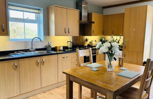 Llanllyfni House | The Old Stables - a gem surrounded by mountains!