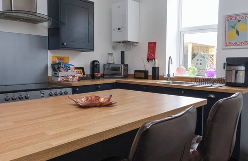Withernsea Cottage | THE OLD STATION HOUSE, pet friendly, with hot tub in Withernsea