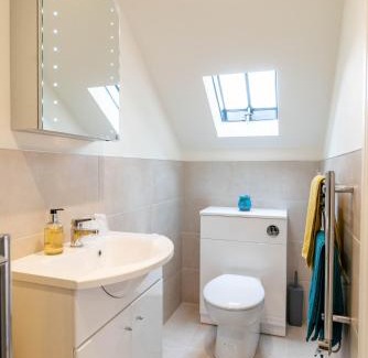 Edingley House | The Old Threshing Barn