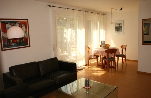 Weinheim Apartment | The old town with the market square, castle park and exotic forest are within walking distance