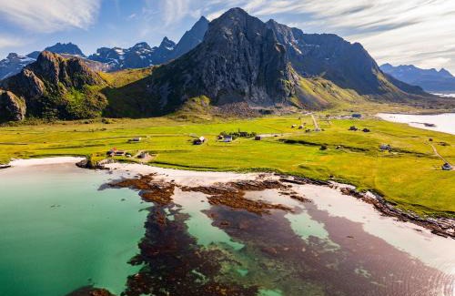 Flakstad Villa | The Old Vicarage - Flakstad Lofoten