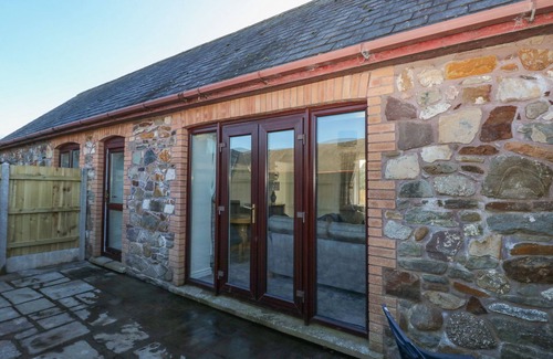 Rumney Cottage | The Old Well Bungalow - Ty Mawr Farm
