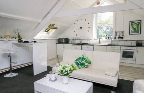 Llanybydder Cottage | THE OLD WORKSHOP, pet friendly, country holiday cottage in Lampeter