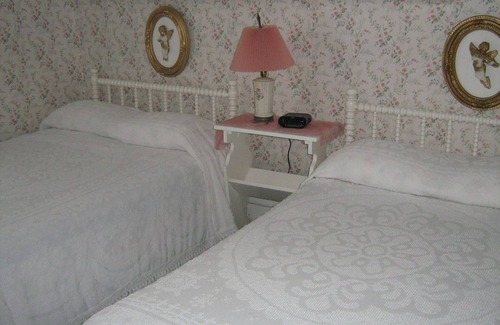 Sandy Cove Bed & Breakfast | The Olde Village Inn