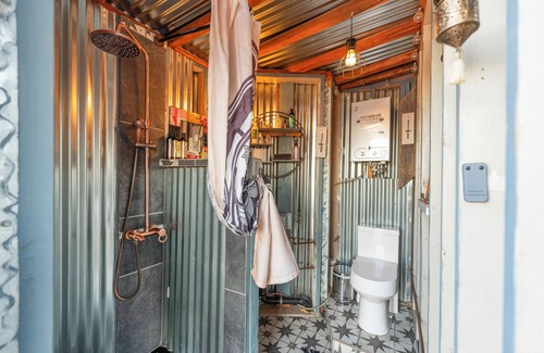 Yucca Valley Bed & Breakfast | The Om Dome Experience~Sauna~Hot Tub~Fire Pits~Pizza Ovennn