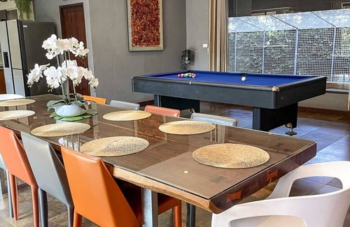 Old City Villa | The One Villa, just 10 minutes from Old City and Airport. Tropical Vibes!
