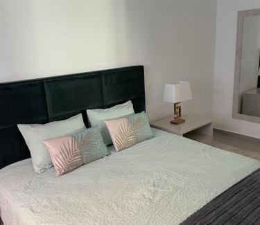 Alferrarede Villa | THE ORANGE TREE HOUSES - Frente by Live and Stay