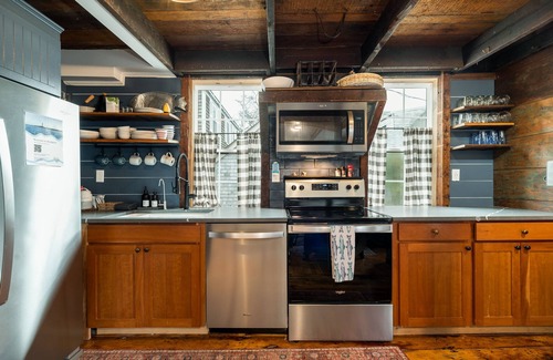 Rockport Apartment | The Orca – Modern Coastal Comfort Awaits