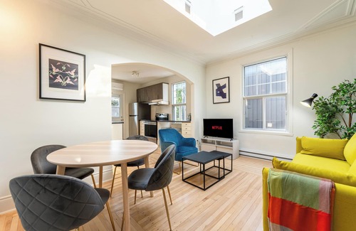 Youville Apartment | The Orchid | Office | WIFI | TV | Balcony | Park