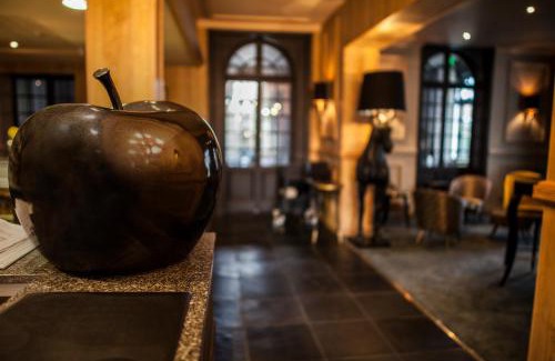 Noeux-les-Mines Hotel | The Originals Boutique, La Maison Rouge, Lens Ouest