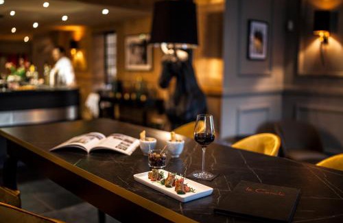 Noeux-les-Mines Hotel | The Originals Boutique, La Maison Rouge, Lens Ouest