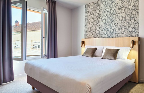 Puy-Guillaume Hotel | The Originals Boutique, Hôtel Larivaut, Puy-Guillaume