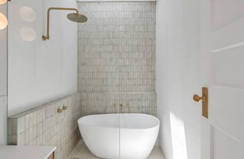 Glenelg South House | THE OSLO on Broadway with Pool Villas 1 & 2