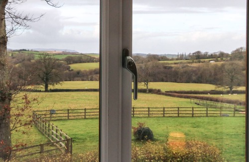 Fiddington Cottage | THE OUTLOOK, pet friendly, with hot tub in Crowcombe