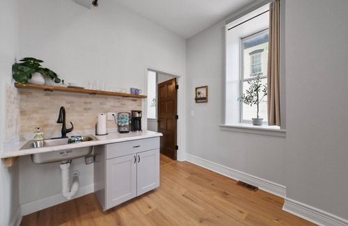 St. Charles Apartment | The Owl Suite at Divine Otter