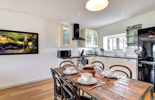 Woodbridge House | The Owls at Oxley - Five Bedroom House, Sleeps 10