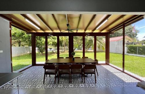 Sungai Pelek House | The P Lakehouse