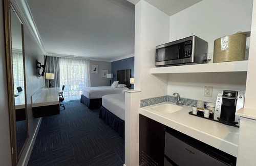 Old Towne Hotel | The Pacific Inn
