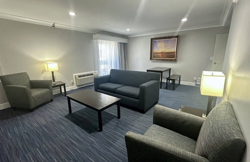 Old Towne Hotel | The Pacific Inn