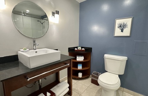Old Towne Hotel | The Pacific Inn