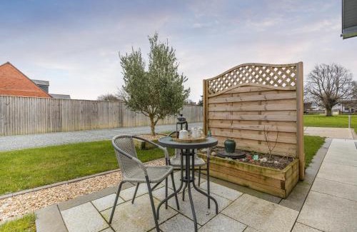 Grimsby House | The Paddocks Retreat