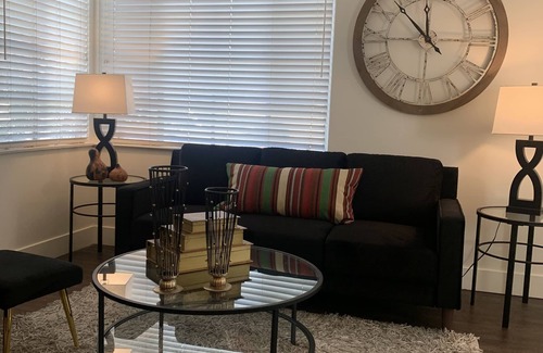 Southeastern Sacramento Cottage | The Palms cottage Unit 1