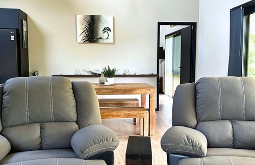Burnt Pine House | The Palms