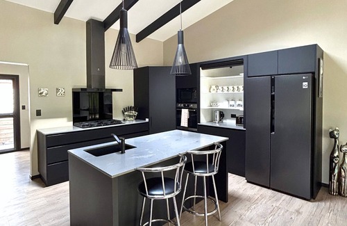 Burnt Pine House | The Palms