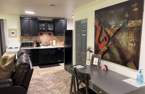 Amarillo House | The Park at Wolflin WASHER & DRYER, WIFI & CABLE