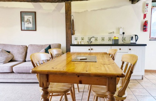 Petersfield Cottage | The Parlour - a barn conversion that sleeps 4 guests in 1 bedroom