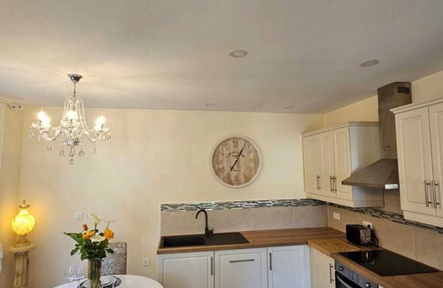 Riberac Apartment | The Pastoral Suite at La Maison Chaleureuse