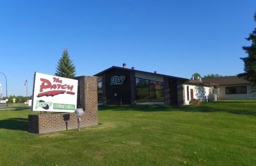 Warroad Hotel | The Patch Lodge