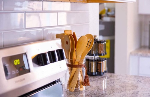Barelas House | The Patito: Walk to the Zoo, Cafes and Restaurants