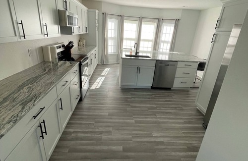 Carroll House | The peaceful oasisnnCharming 3-bedroom house with WiFi, AC in welcoming Carroll