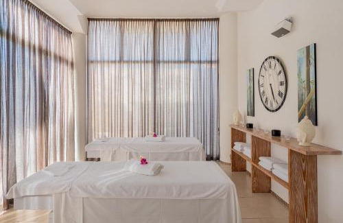 Pittulongu Hotel | The Pelican Beach Resort & SPA - Adults Only
