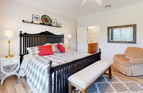 Long Neck Condo | The Peninsula condo with indoor/outdoor pools, on-site golf & tennis/pickleball