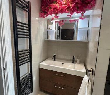 Padfield Apartment | The Penthouse Luxury Central Apartment