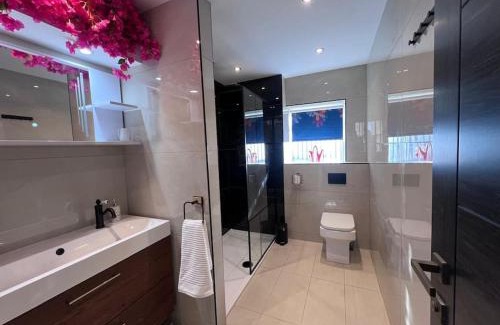 Padfield Apartment | The Penthouse Luxury Central Apartment