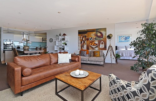 Ahuriri Apartment | The PENTHOUSE Luxury Waterfront 3 Bed 2 bath apartment