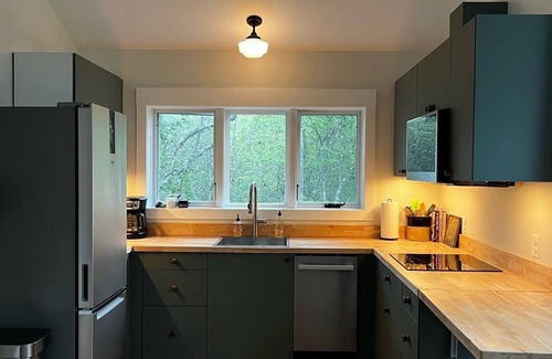 Tenants Harbor House | The Perch - A cozy cottage minutes from Tenants Harbor, with water access!