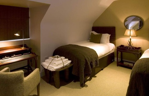 Chilworth House | The Percy Arms