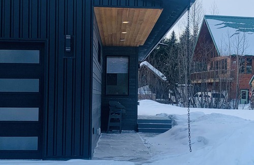 Alyeska Apartment | The perfect place to relax after a day of skiing, snowboarding, hiking or biking
