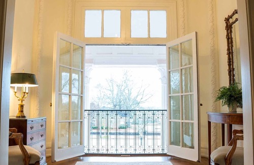 LaGrange Apartment | The Perfect Suite for Matrimony. Historic Luxury in a Charming Town.